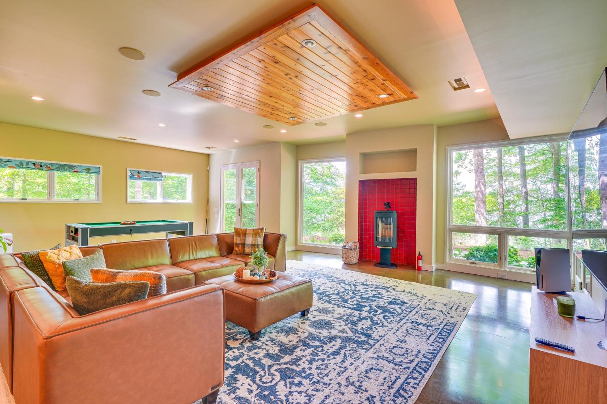 Stunning Lakefront Roxboro Home With Private Dock! 외부 사진