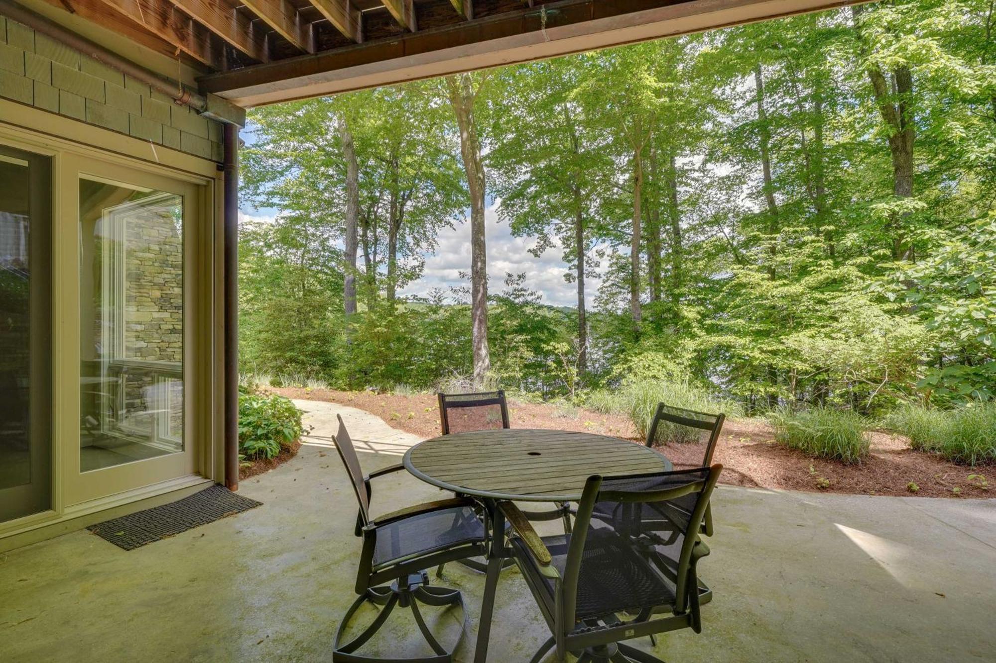 Stunning Lakefront Roxboro Home With Private Dock! 외부 사진