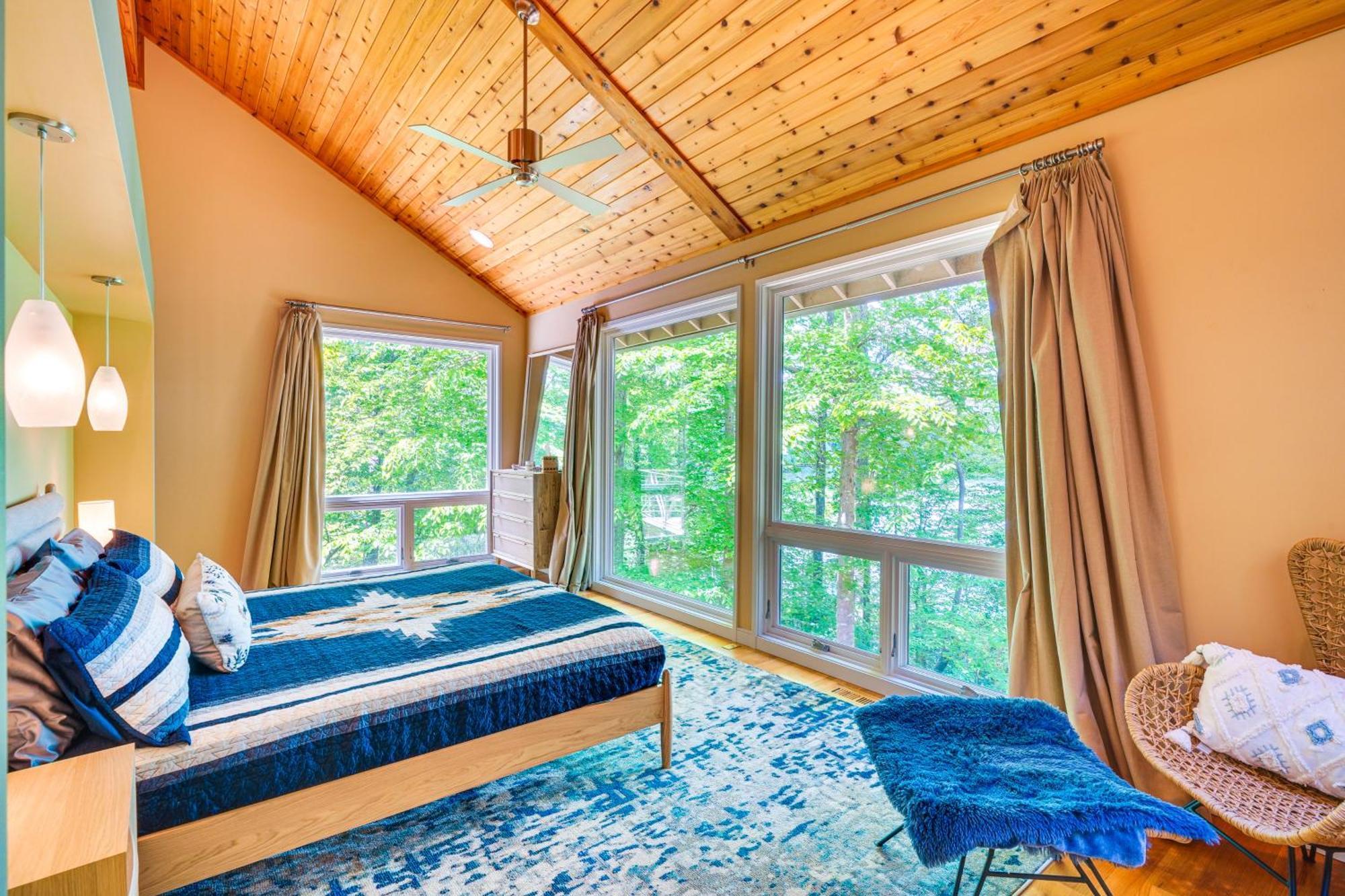 Stunning Lakefront Roxboro Home With Private Dock! 외부 사진