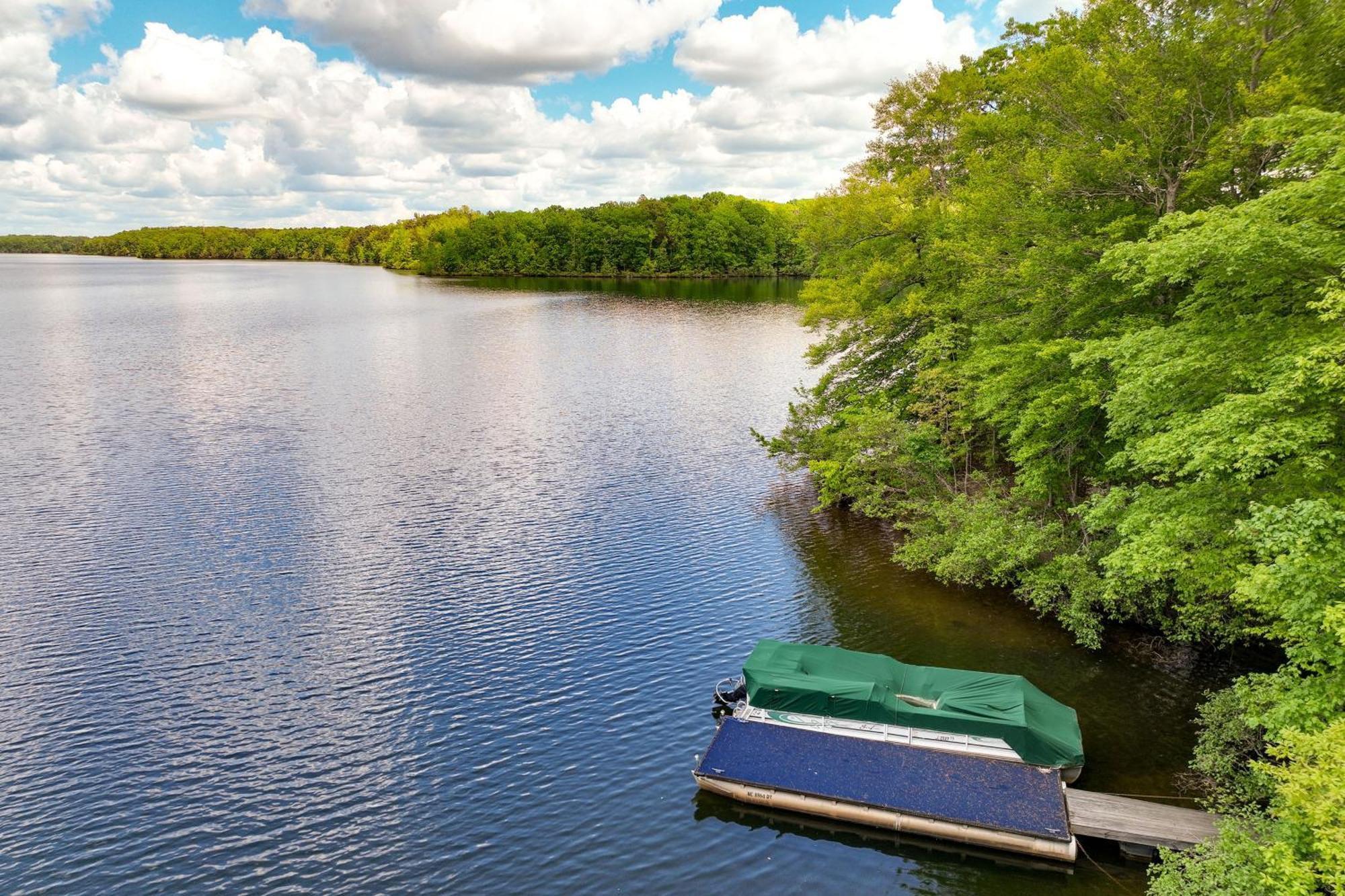 Stunning Lakefront Roxboro Home With Private Dock! 외부 사진