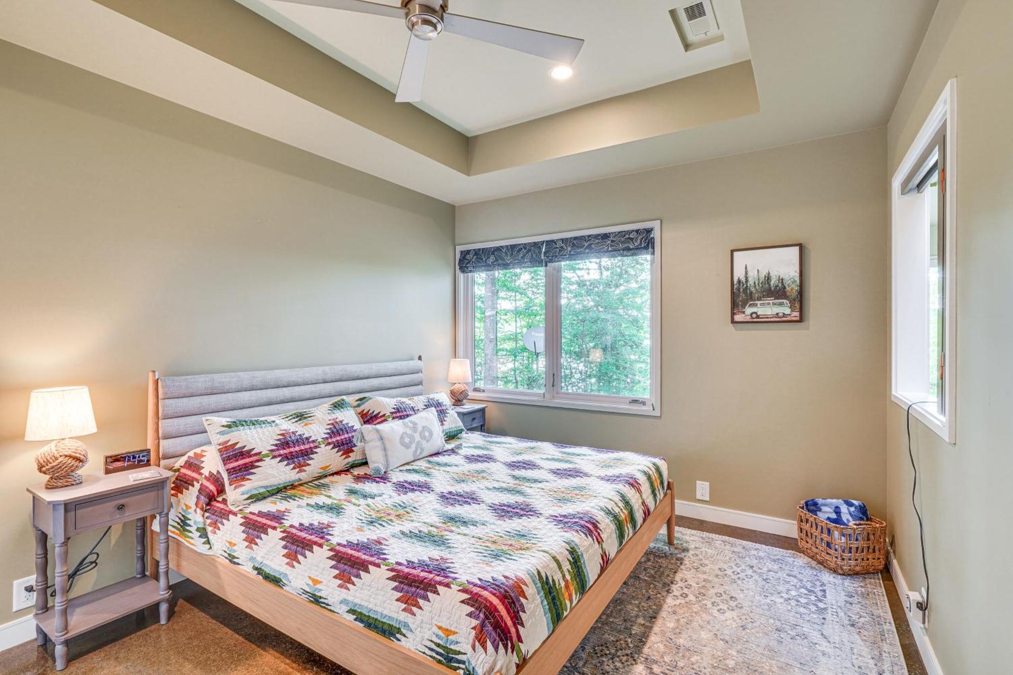 Stunning Lakefront Roxboro Home With Private Dock! 외부 사진