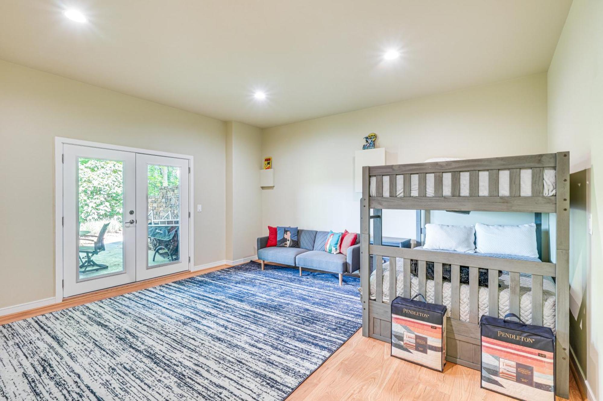 Stunning Lakefront Roxboro Home With Private Dock! 외부 사진