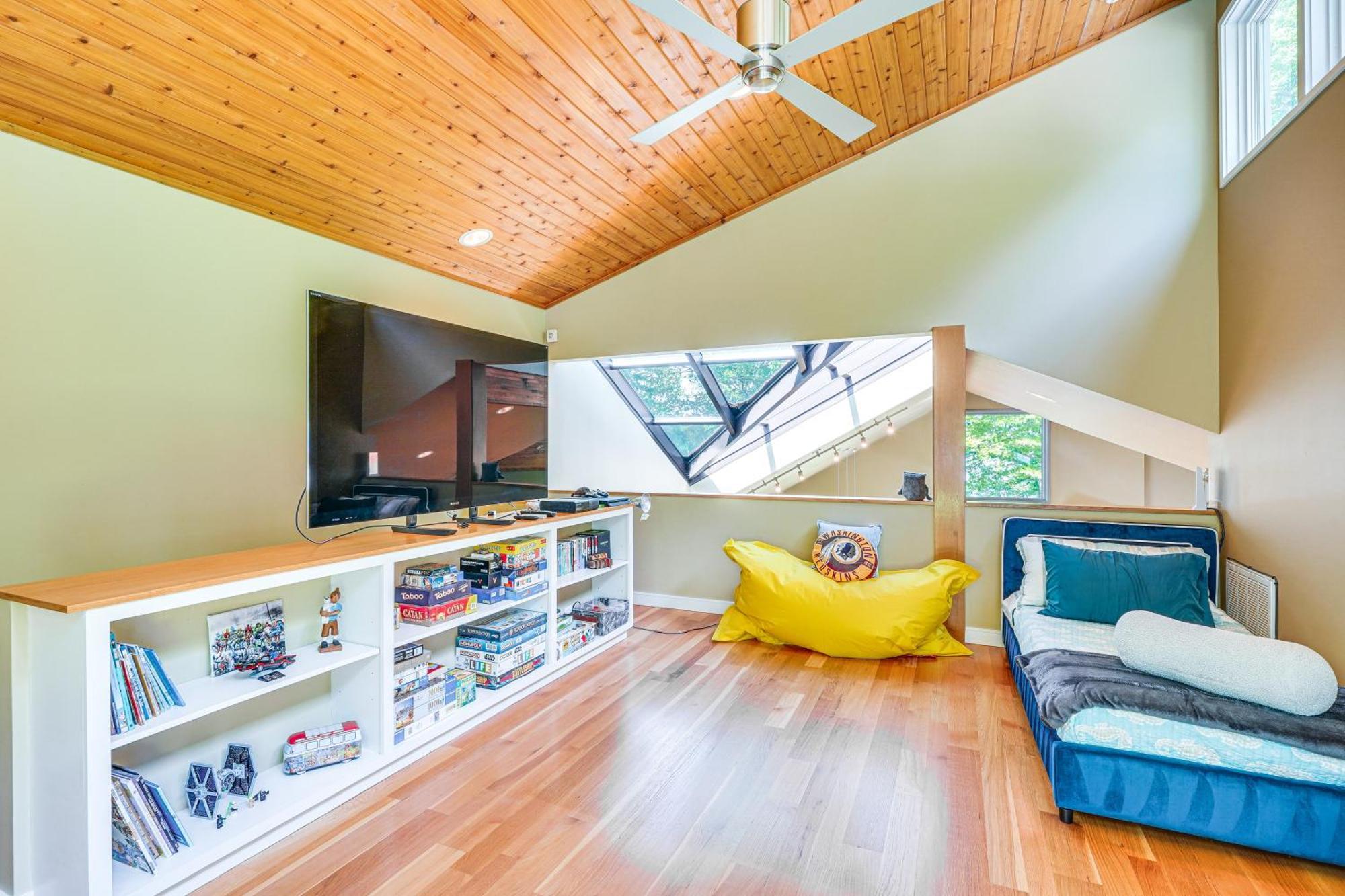 Stunning Lakefront Roxboro Home With Private Dock! 외부 사진