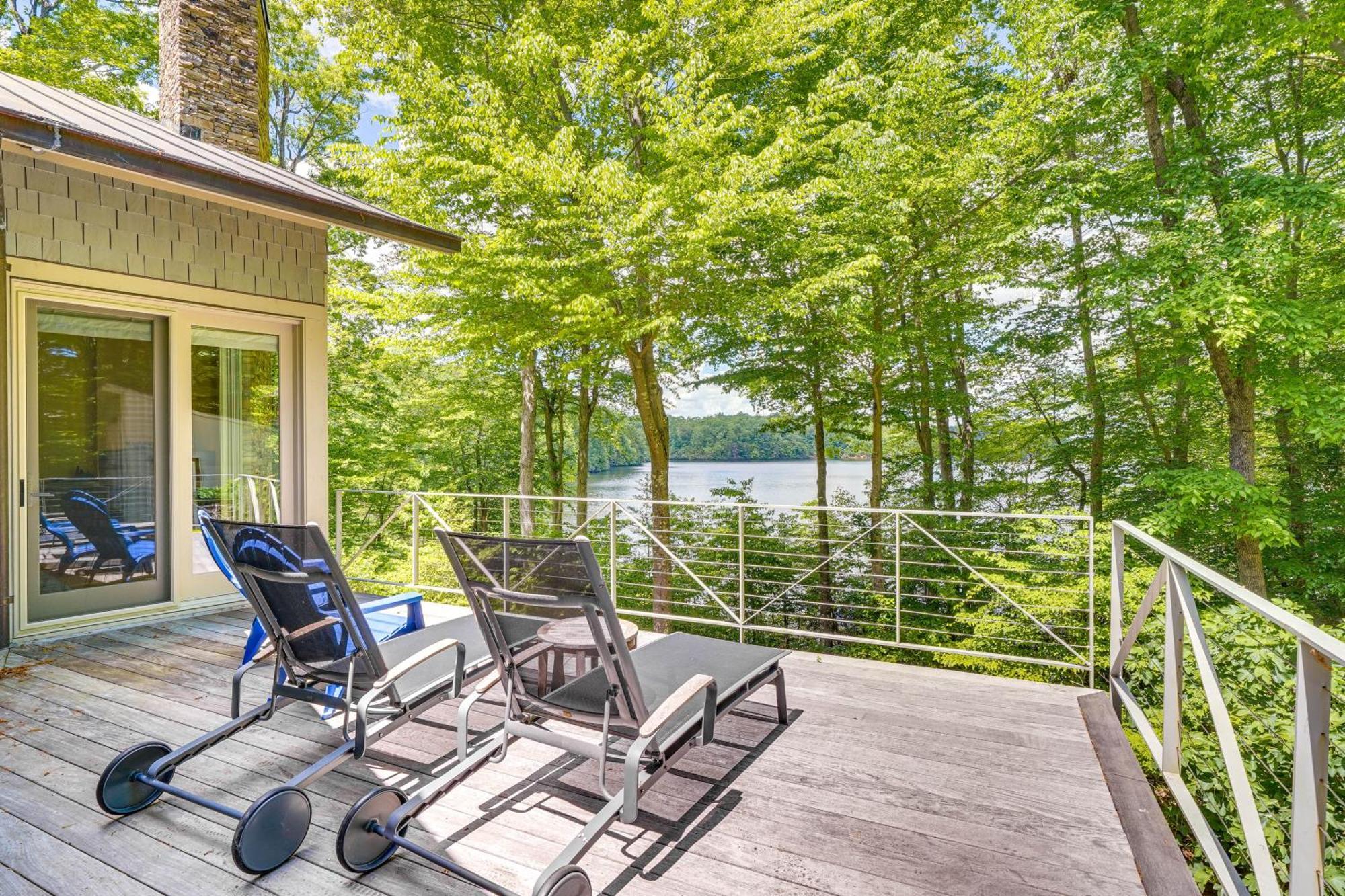 Stunning Lakefront Roxboro Home With Private Dock! 외부 사진